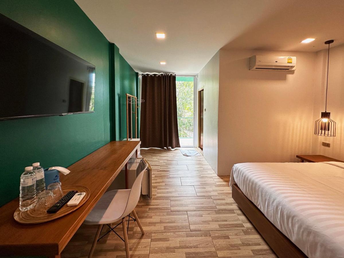 Plernpetch Hotel Surat Thani Exterior foto